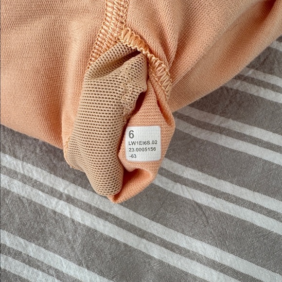 Lululemon Cropped Tank Top - Picture 3 of 3